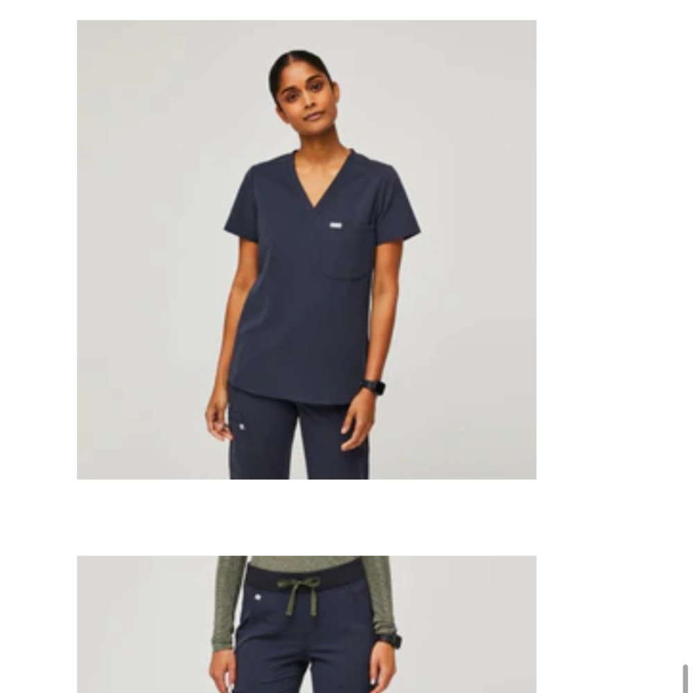 Women’s Quiet Navy Catarina One-Pocket Scrub Top & Petite Jogger Scrub Pants, S